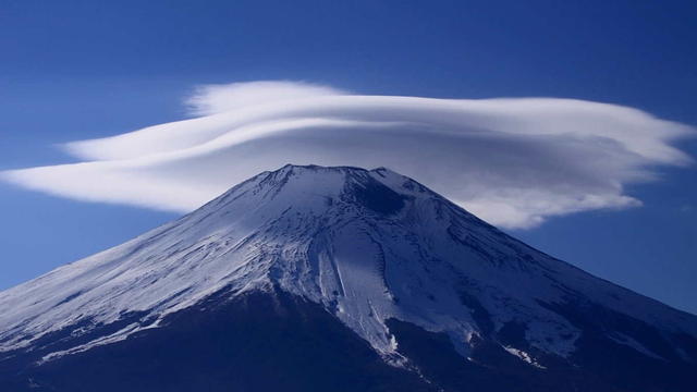 美麗雲景看不膩 像ufo 的日本富士山笠雲 大人物 美麗雲景看不膩 像ufo 的日本富士山笠雲 大人物