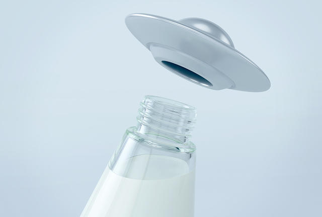 外星人偷走乳牛了！可愛逗趣的鮮奶瓶設計