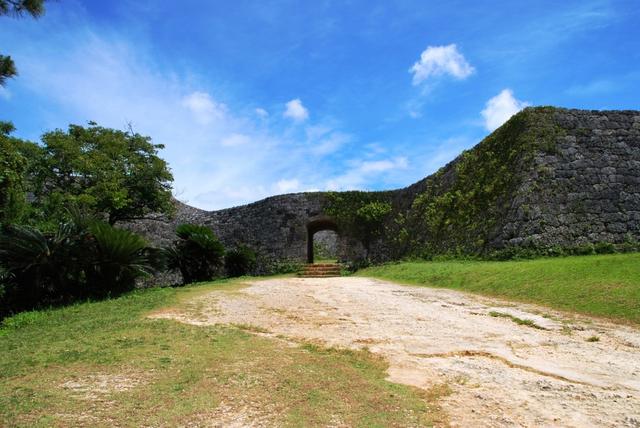 去沖繩看元宵燈會，提前享受燈節氣息！