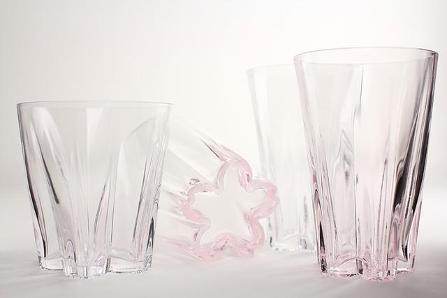 櫻花水痕玻璃對杯，預約春季賞櫻的最佳酒器