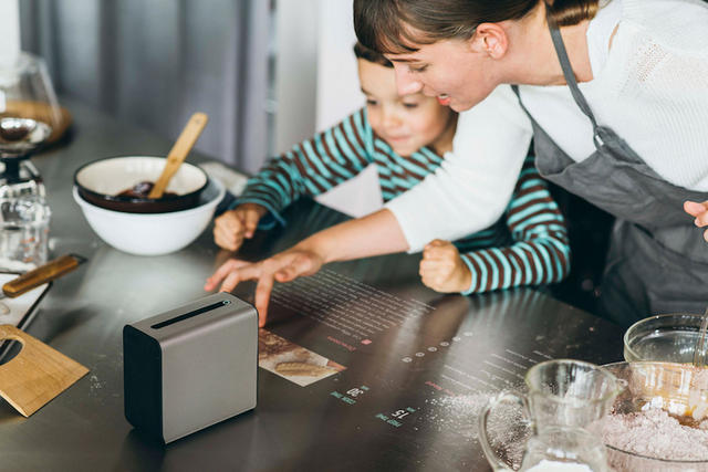 投影觸控時代來臨?Xpeira Touch 體現電影裡的炫炮科技生活!