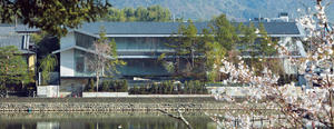 京都嵐山「福田美術館」開幕！依傍桂川、倒映嵐山美景，跨度江戶時代至當代的藝術新據點