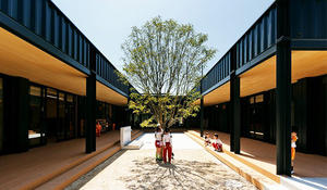 日本抗震再一招！貨櫃幼兒園，打造抗震童年樂園！