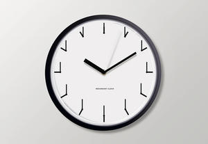 簡單卻又多餘的時鐘，指針牙給得很促味喔