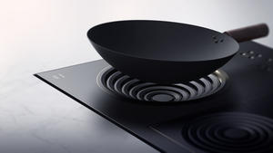 平底鍋、大炒鍋…什麼鍋都難不倒，專為中式料理誕生的 Amphi 電磁爐