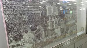 車站職員的逆襲！174,720 個票券孔組成的神人級圖畫