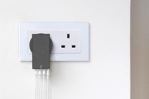 出國在外的「電力」通行證，Native Union 智能充電器一次充 4 種行動裝置