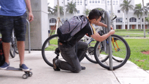 超 Carry！能載著你走的移動行囊：Movpak 電動滑板背包