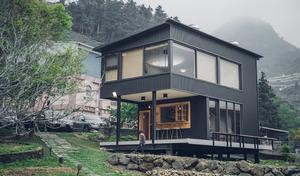 嘉義「山角鐵茶屋」風格茶室空間！享受樟樹湖雲霧繚繞美景