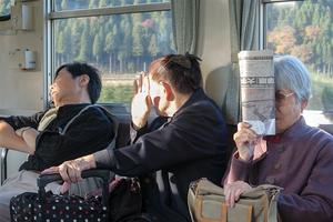 日本攝影師日下慶太眼中的幽默日常攝影！心中OS「那ㄟ安捏？」就是按下快門瞬間