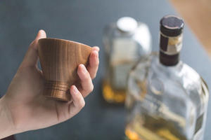 豐原職人在地打造！阿煙的木製杯傳承「跳台」工藝之美