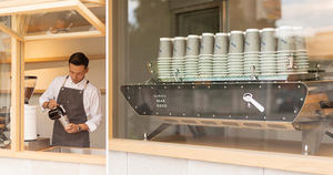都市裡的減法生活！台北簡約純白咖啡館 ABG Coffee 翻修街角老屋，走訪世界職人手藝淬煉出一杯好咖啡