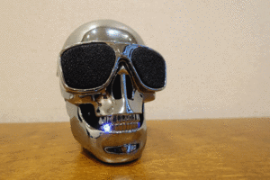 【生活玩物】最潮的時尚單品音響！《JARRE AeroSkull骷髏造型無線藍牙音響》