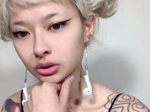 從此不用擔心搞丟藍芽耳機？AirPods 最新周邊讓你三秒變耳環