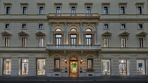 義大利羅馬全新Apple Store！藏身19世紀古蹟融合藝術、庭院、工作坊的Apple直營店