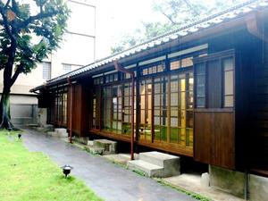 聽雨的好地點！「保育小站」師大旁日式老屋藏近百年家樹