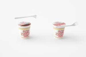 Nendo 為日清泡麵專屬設計叉具！完美黃金角度 128 度、左右撇子專用兩款不開玩笑推出