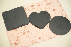 【生活玩物】充滿粗獷感與自然美的天然頁岩杯墊