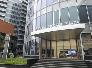 HYUNDAI MOTOR PLAZA 是汽車展示館，更是藝術展覽館！