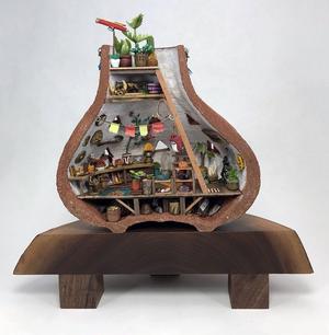 把陶器剖一半！陶器內別有一番洞天的微型工作室
