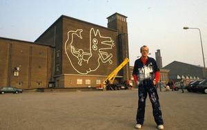 都是保溫鋁板的錯？街頭普普藝術大師 Keith Haring送給阿姆斯特丹的壁畫塵封 30 年重建天日！