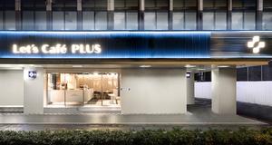 全家首間咖啡廳「Let’s Café PLUS」台北登場！藍色木質空間、限定咖啡甜點等亮點