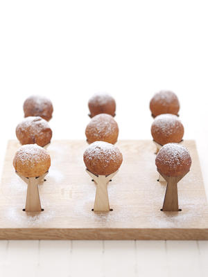 長滿甜點的森林，可愛又浪漫的木頭點心叉