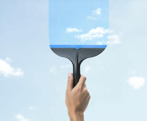 俏皮可愛的鯨魚尾巴造型橡膠刮刀「Splash Squeegee」