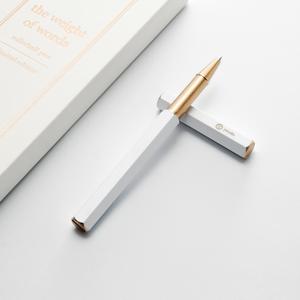 以職人之藝鍛造出文字重量，物外設計－在器物中注入歲月溫情