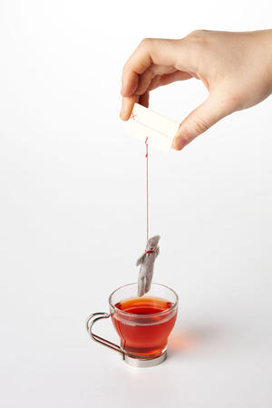 打你的小人頭泡你的小人茶，黑色幽默人形茶包